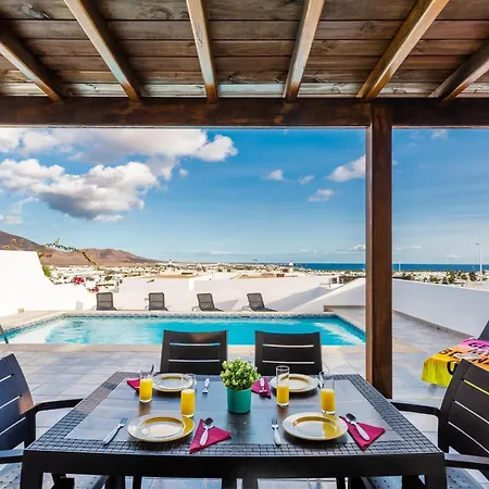 Happy Daze Villa Playa Blanca (Lanzarote)