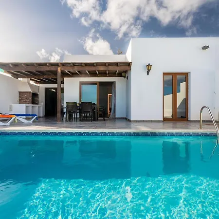 Happy Daze Playa Blanca (Lanzarote)