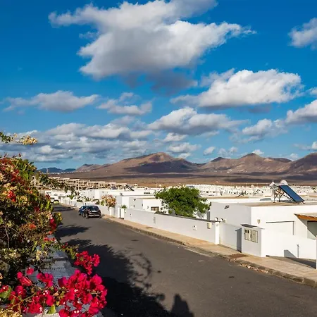 Happy Daze Villa Playa Blanca (Lanzarote)